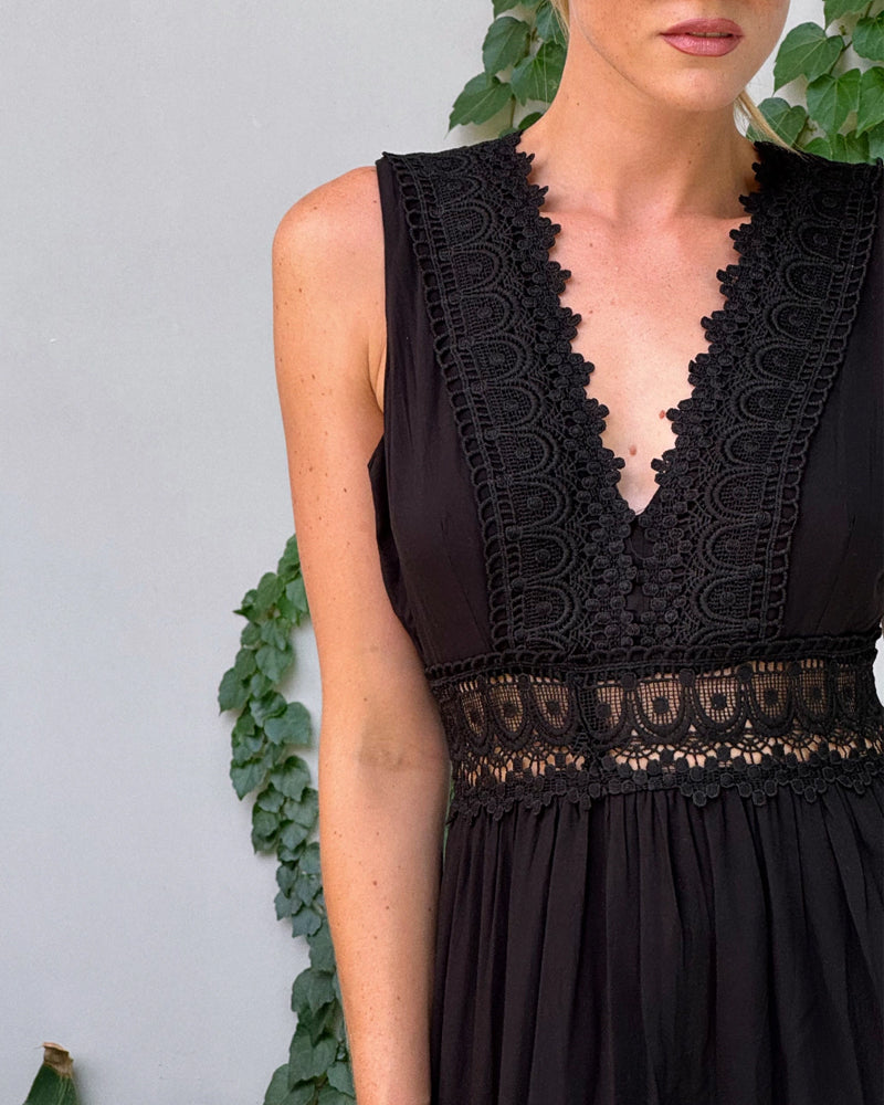 Zenviro – Mouwloze boho-midijurk met kanten details